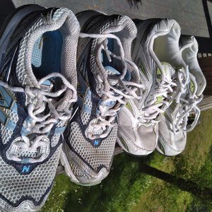 New Balance tennis shoe women size 8.5 M white and blue